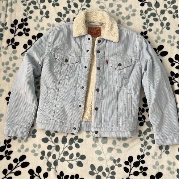 LEVI'S Sherpa Trucker Jacket - Picture 3 of 6